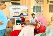 136 लोगों की जांच, 310 से ज्यादा परामर्श… नंदरामपुर बास में ग्रामीणों को मिली स्वास्थ्य सुविधा