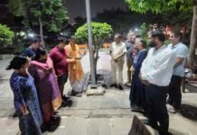 कौशांबी में हाईमास्ट लाइट से जगमगाया कैलाश-त्रिशूल टावर मार्ग