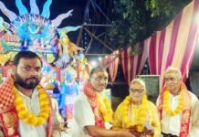 कृष्ण जन्माष्टमी पर मंदिरों में गूंजे भक्ति के स्वर, पार्षद कुसुम मनोज गोयल ने की विश्व शांति की प्रार्थना
