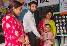 प्राथमिक विद्यालय खुर्रमपुर नंबर-1 में रिपोर्ट कार्ड में दिखी बच्चों की पढ़ाई से आगे बढ़ती प्रतिभा
