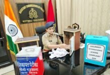शिकायत पेटिका खोली तो एसीपी उपासना पाण्डेय ने खुद पढ़ीं छात्राओं चिट्ठी, समाधान के लिए पुलिसकर्मियों के कसे पेंच