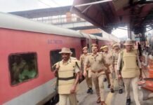 दिल्ली में धरना-प्रदर्शन के मद्देनजर गाजियाबाद रेलवे स्टेशन पर बढ़ाई सुरक्षा, जीआरपी-आरपीएफ ने किया फ्लैग मार्च