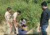 हिंडन खादर में जमीन खोदकर छिपाया लहन, आबकारी टीम ने खोद निकाला शराब माफिया का ठिकाना