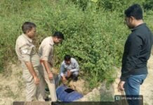 हिंडन खादर में जमीन खोदकर छिपाया लहन, आबकारी टीम ने खोद निकाला शराब माफिया का ठिकाना