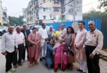 कौशांबी के जयपुरिया एन्क्लेव में रोशनी का इंतजाम, दो सोलर लाइटें लगाई गईं