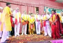 कौशांबी में गूंजा जय श्रीराम का जयघोष, सनातन धर्म रामलीला का भव्य शुभारंभ