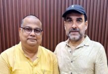 कोलकाता में अभिनेता पंकज त्रिपाठी से मिले जनसेवक तरुण मिश्र, आवास पर हुई आत्मीय मुलाकात